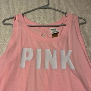 Vs pink tank